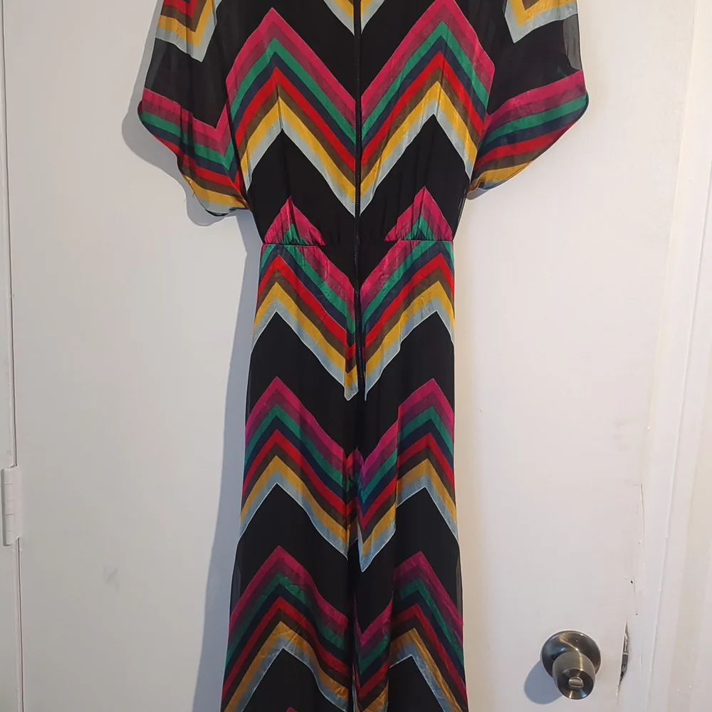 Multicolor Chevron Pattern Dress - Picture 7 of 8